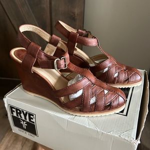 Frye Maye sandals size 8